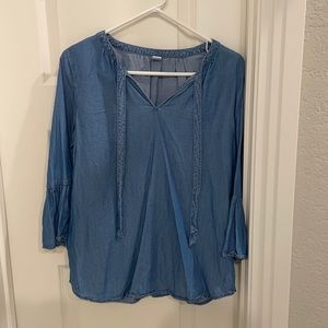 Old Navy chambray top. M. Worn once.
